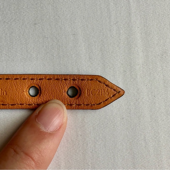 [SOLD] Authentic LOUIS VUITTON ESSENTIAL V BRACELET IN MONOGRAM SIZE 17 - Picture 12 of 12